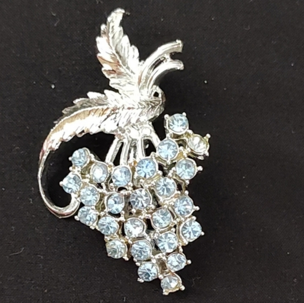 3pc Vtg silver tone textured ear clips aqua color rhinestones matching brooch